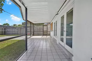 8720 NW 11th St, Pembroke Pines, FL 33024 - Photo 21