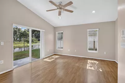 16249 NW 24th St, Pembroke Pines, FL 33028 - Photo 17
