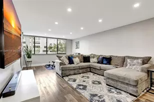 8030 Hampton Blvd, North Lauderdale, FL 33068 - Photo 15