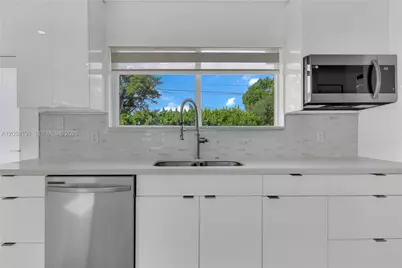 9520 Lisa Rd, Cutler Bay, FL 33157 - Photo 9