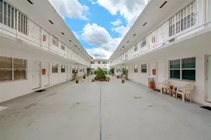2826 Van Buren St, Hollywood, FL 33020 - Photo 15