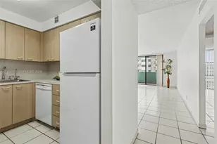 1825 W 44th Pl, Hialeah, FL 33012 - Photo 17