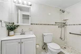 1825 W 44th Pl, Hialeah, FL 33012 - Photo 31