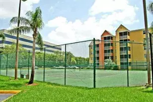 8343 Lake Dr, Doral, FL 33166 - Photo 9