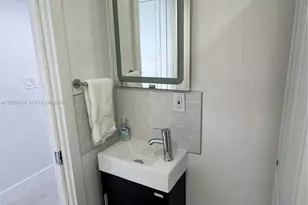 555 NE 15th St, Miami, FL 33132 - Photo 19