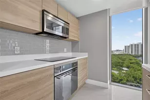 16385 Biscayne Blvd, North Miami Beach, FL 33160 - Photo 7