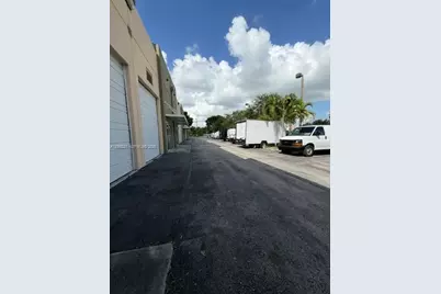 10601 NW 122nd St #20, Medley, FL 33178 - Photo 5
