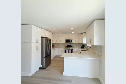 601 NE 1st St, Pompano Beach, FL 33060 - Photo 9