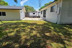 601 NE 1st St, Pompano Beach, FL 33060 - Photo 17