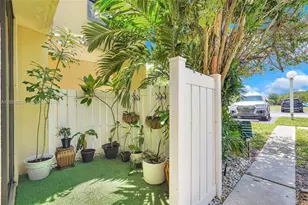2811 SW 87th Terrace, Davie, FL 33328 - Photo 3