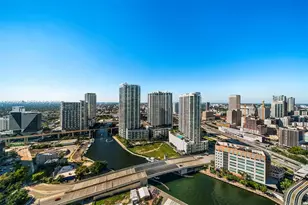 41 SE 5th St, Miami, FL 33131 - Photo 29