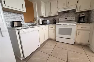 7620 NW 18th St, Margate, FL 33063 - Photo 17