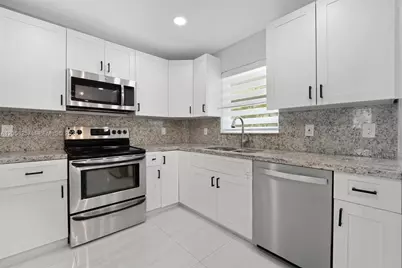309 SE 3rd Ter, Deerfield Beach, FL 33441 - Photo 13