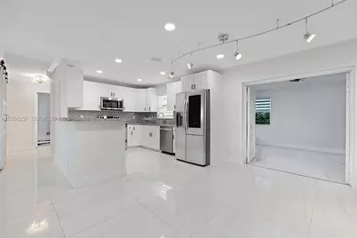 309 SE 3rd Ter, Deerfield Beach, FL 33441 - Photo 11