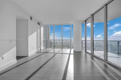 1100 Biscayne Blvd #4308, Miami, FL 33132 - Photo 7