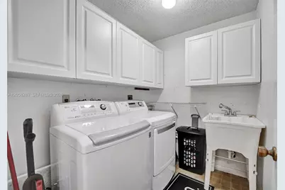1720 W Oak Knoll Cir, Davie, FL 33324 - Photo 33