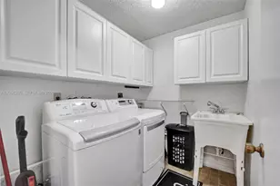 1720 W Oak Knoll Cir, Davie, FL 33324 - Photo 33