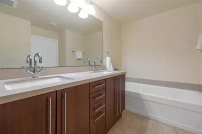 1111 SW 1st Ave #2723N, Miami, FL 33130 - Photo 19