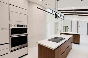 2765 NE 35th Dr, Fort Lauderdale, FL 33308 - Photo 9