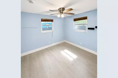 5651 NE 9th Ave, Oakland Park, FL 33334 - Photo 7