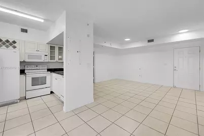 1 Glen Royal Pkwy #1010, Miami, FL 33125 - Photo 23