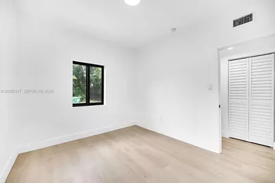 580 NW 116th Ter, Miami, FL 33168 - Photo 11