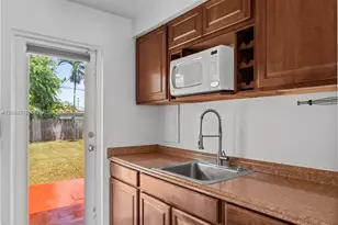 4641 SW 99th Ct, Miami, FL 33165 - Photo 13