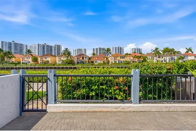 3748 NE 209th Ter, Aventura, FL 33180 - Photo 15