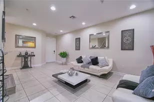 129 Riverwalk Cir E, Plantation, FL 33325 - Photo 3