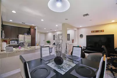 129 Riverwalk Cir E, Plantation, FL 33325 - Photo 7