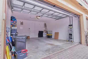 129 Riverwalk Cir E, Plantation, FL 33325 - Photo 23