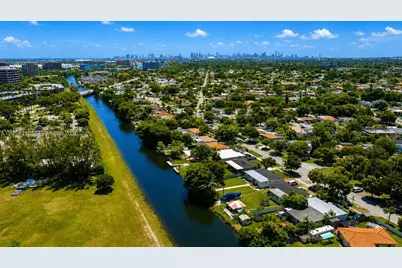 6361 Tamiami Canal Rd, Miami, FL 33126 - Photo 29
