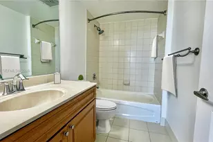 900 SW 8th St, Miami, FL 33130 - Photo 11