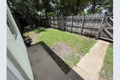 410 Pinecrest Dr #2, Miami Springs, FL 33166 - Photo 13