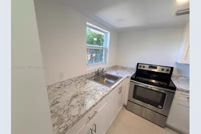 921 SW 7th St #3, Miami, FL 33130 - Photo 5