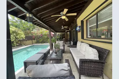 1066 NE 202nd Ln, Miami, FL 33179 - Photo 31