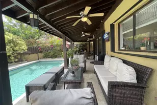 1066 NE 202nd Ln, Miami, FL 33179 - Photo 31