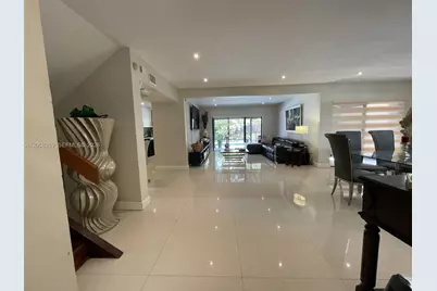 1066 NE 202nd Ln, Miami, FL 33179 - Photo 9