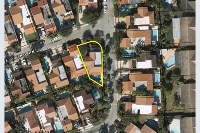 1066 NE 202nd Ln, Miami, FL 33179 - Photo 3