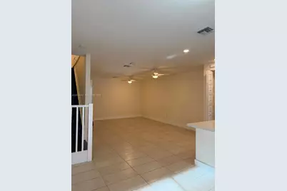15816 NW 91st Ave, Miami Lakes, FL 33018 - Photo 9