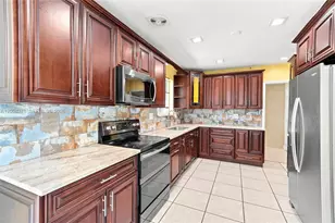 2220 Desoto Dr, Miramar, FL 33023 - Photo 9