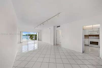 300 Bayview Dr #202, Sunny Isles Beach, FL 33160 - Photo 7