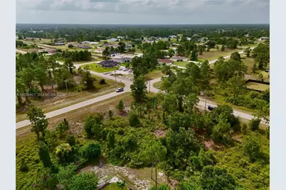 1041 Columbus Blvd, Lehigh Acres, FL 33974 - Photo 17