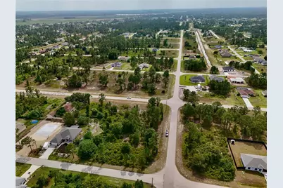 1041 Columbus Blvd, Lehigh Acres, FL 33974 - Photo 9