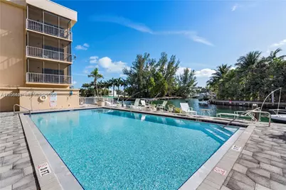 2640 NE 135th St #406, North Miami, FL 33181 - Photo 13