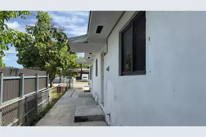 669 W 23rd St, Hialeah, FL 33010 - Photo 7
