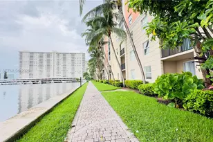 17100 N Bay Rd, Sunny Isles Beach, FL 33160 - Photo 23