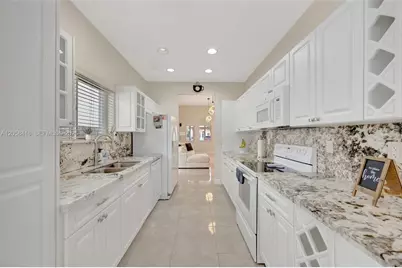 1130 NE 41st Ave, Homestead, FL 33033 - Photo 3