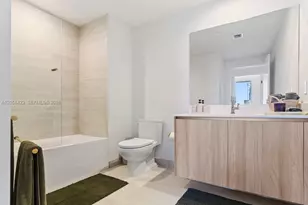 77 SE 5th St, Miami, FL 33131 - Photo 9