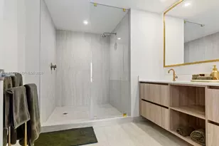 77 SE 5th St, Miami, FL 33131 - Photo 11
